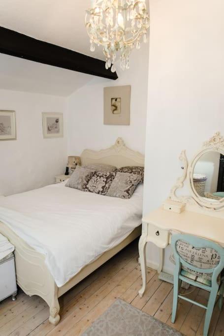 1800 Period Grade 2 Listed Cottage Addingham Ngoại thất bức ảnh